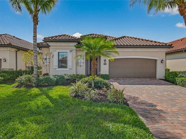 3001 Aviamar CIR, NAPLES, FL 34114