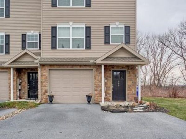 988 GREGS DRIVE, HARRISBURG, PA 17111