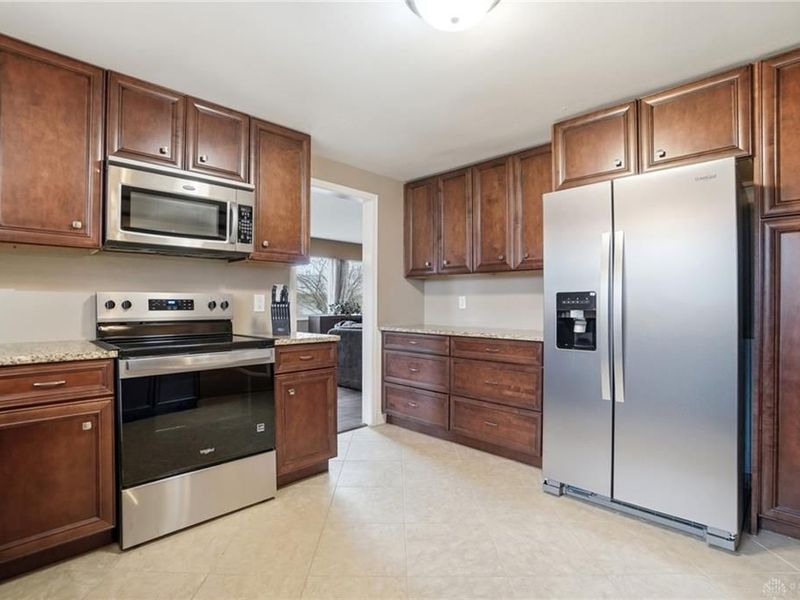 2433 E Rahn Road, Kettering, OH 45440 Photo 18