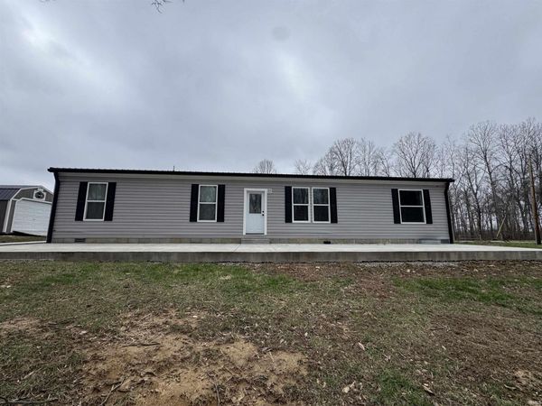 9123 E Pine Road, Bloomfield, IN 47424