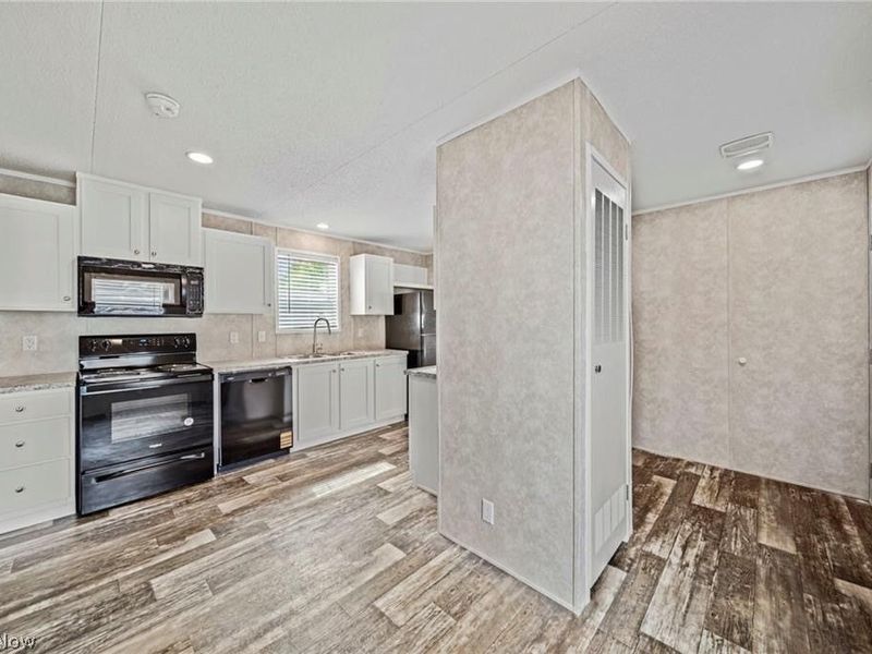 44 Eddie Road, Madison, OH 44057 Photo 9