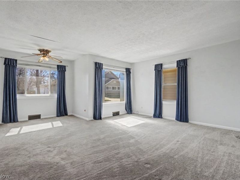 831 Concord Avenue, Akron, OH 44306 Photo 2