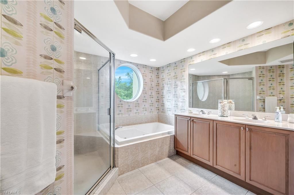 2748 Tiburon Blvd E, Unit C-301, Naples, FL 34109 Photo