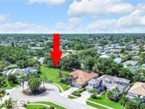 658 Soliel DR, NAPLES, FL 34110