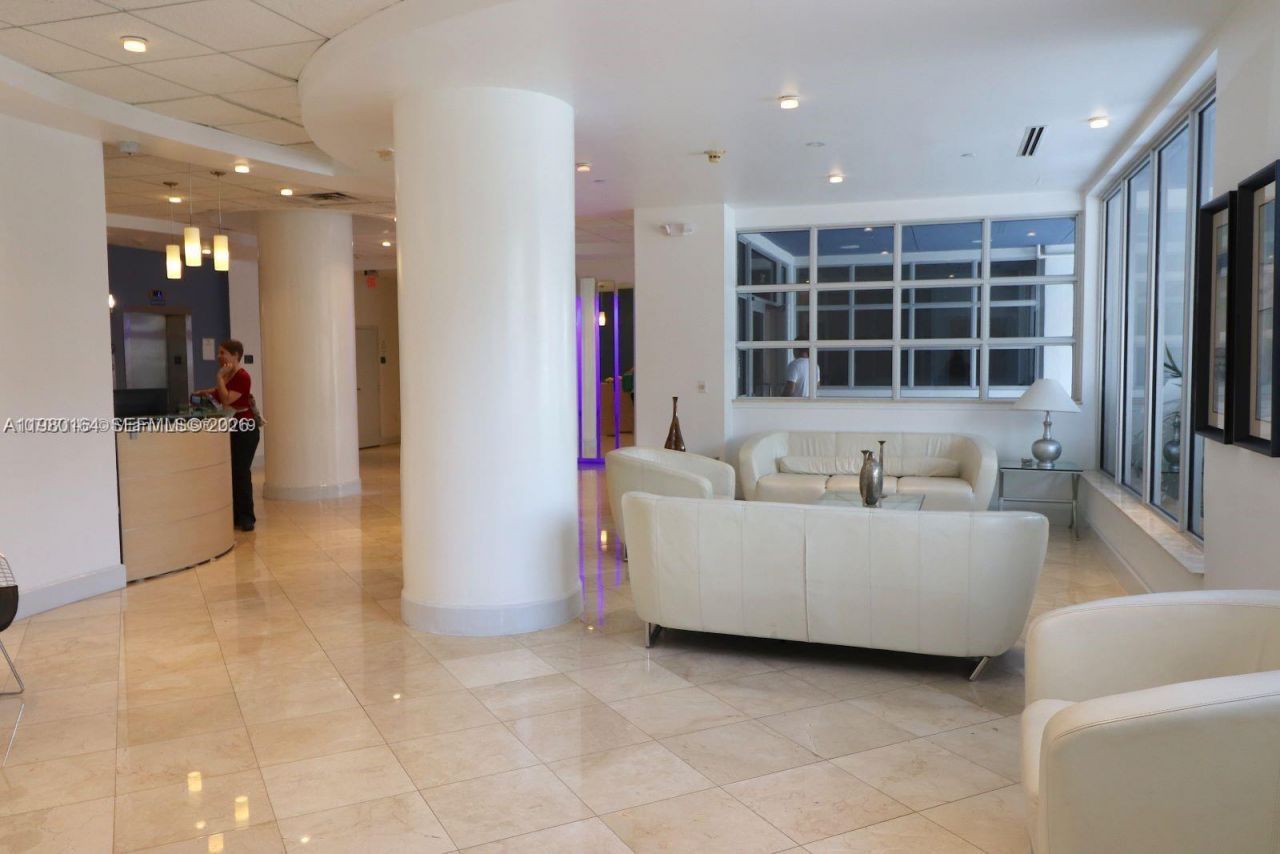 401 69th St , Unit 404, Miami Beach, FL 33141 Photo