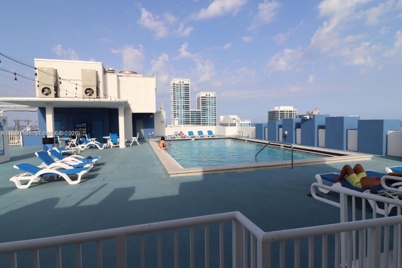 401 69th St , Unit 404, Miami Beach, FL 33141 Photo