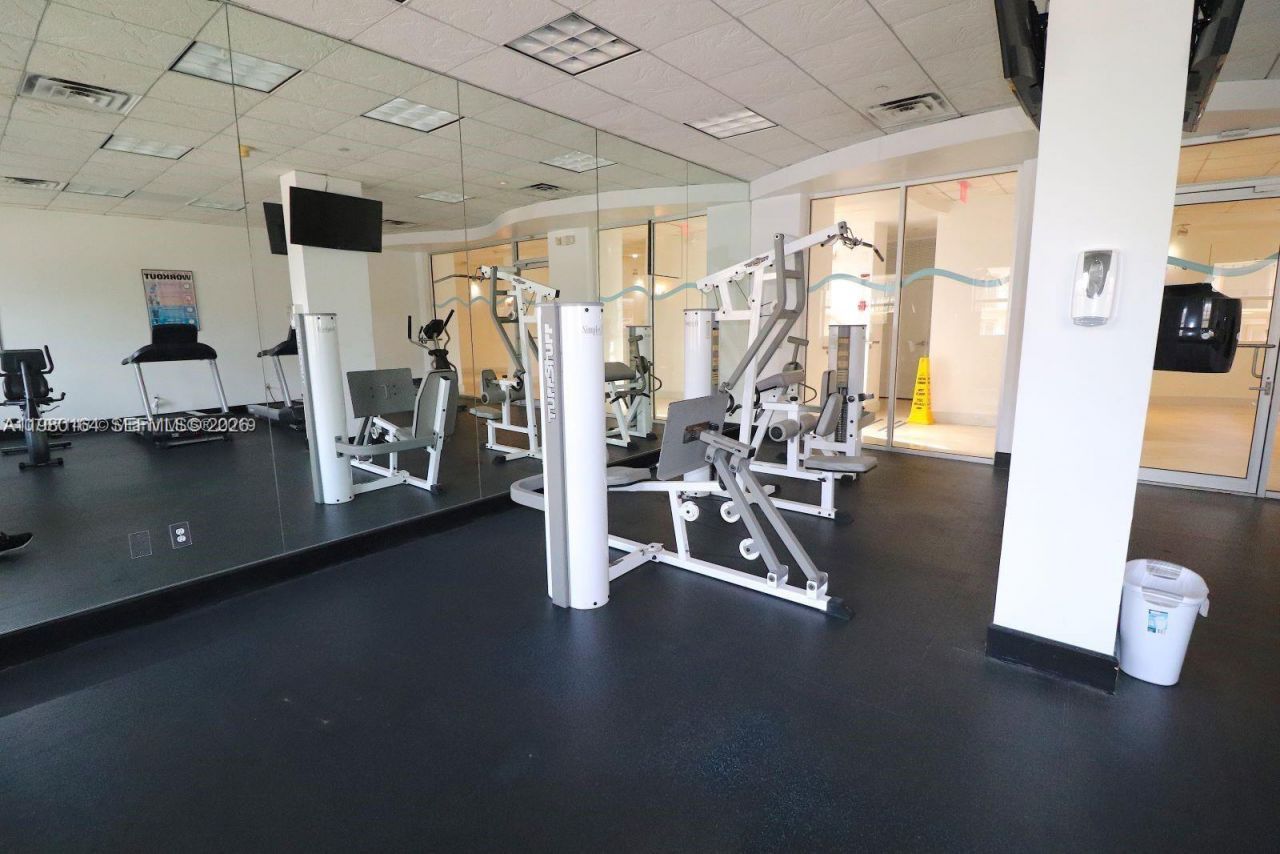 401 69th St , Unit 404, Miami Beach, FL 33141 Photo