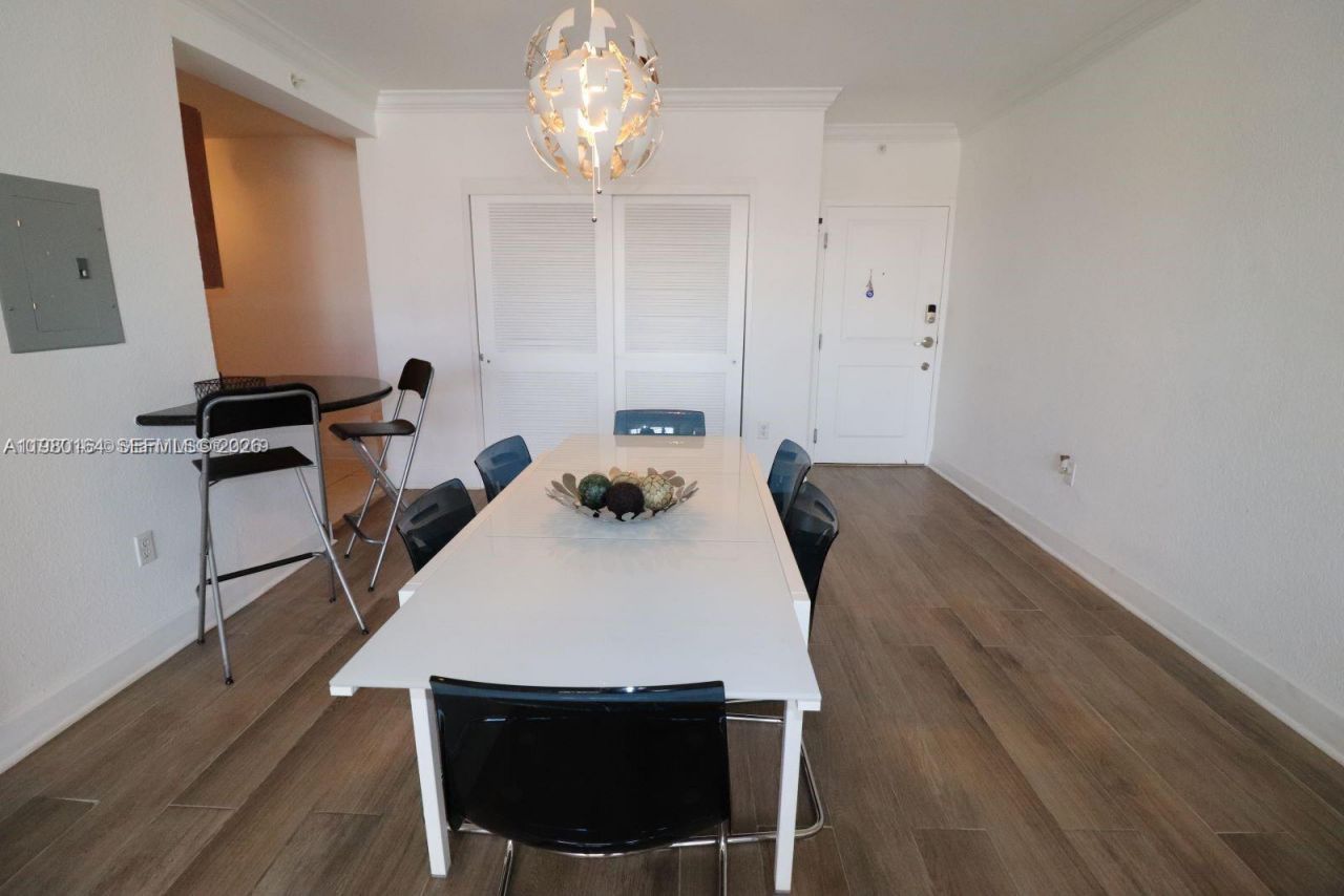 401 69th St , Unit 404, Miami Beach, FL 33141 Photo