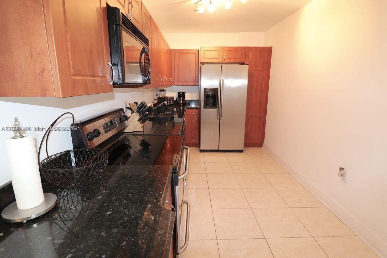 401 69th St , Unit 404, Miami Beach, FL 33141 Photo