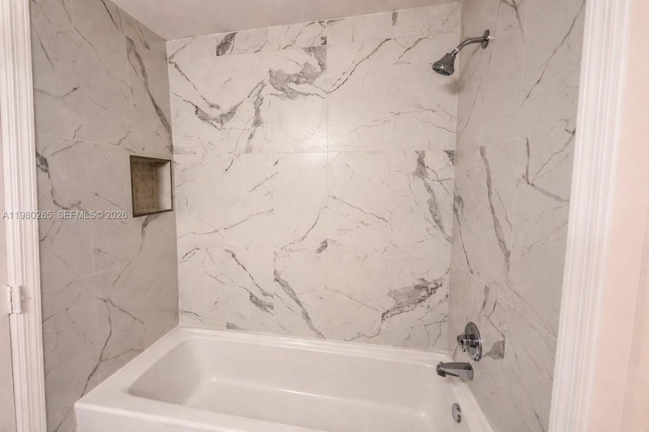 2135 Madeira Dr , Unit 2135, Weston, FL 33327 Photo