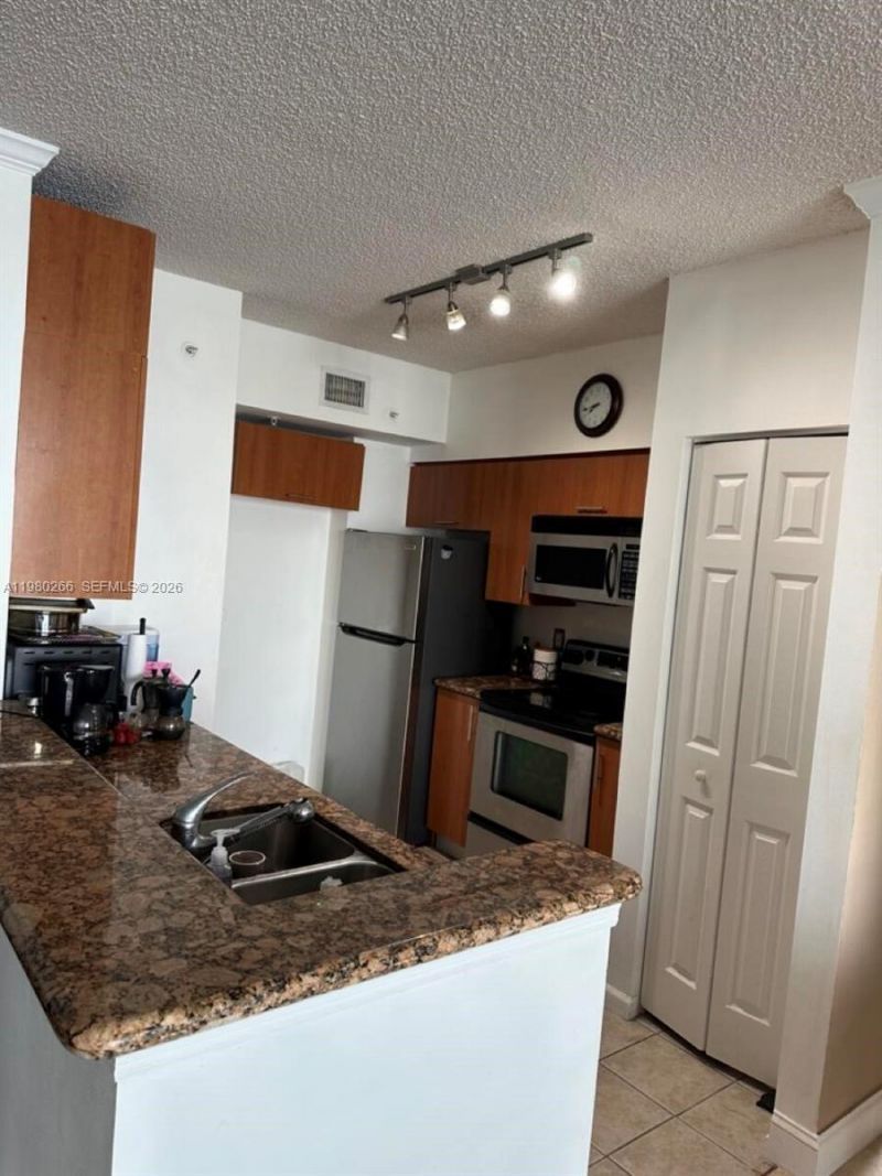 17100 N Bay Rd, Unit 1904, Sunny Isles Beach, FL 33160 Photo