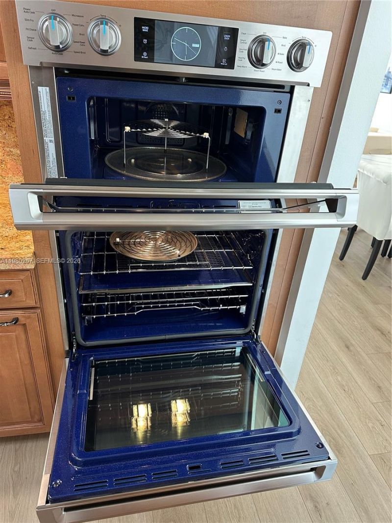 6039 Collins Ave, Unit 1136, Miami Beach, FL 33140 Photo