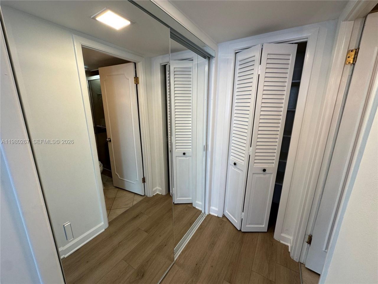 6039 Collins Ave, Unit 1136, Miami Beach, FL 33140 Photo