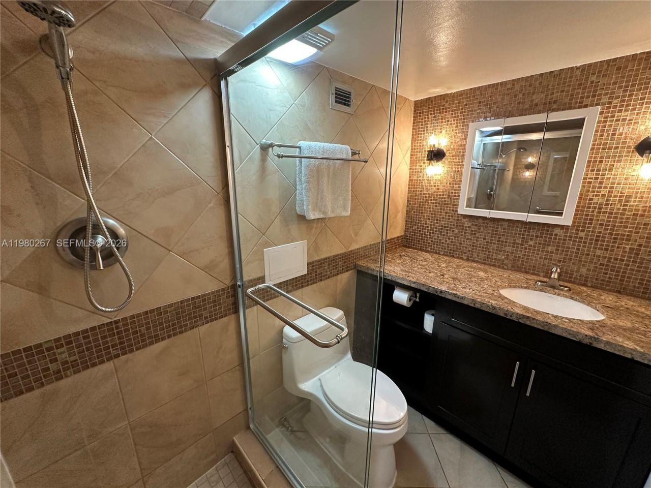 6039 Collins Ave, Unit 1136, Miami Beach, FL 33140 Photo