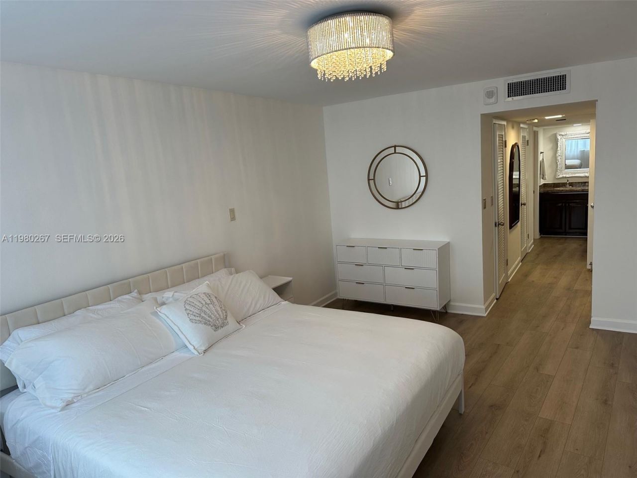 6039 Collins Ave , Unit 1136, Miami Beach, FL 33140 Photo