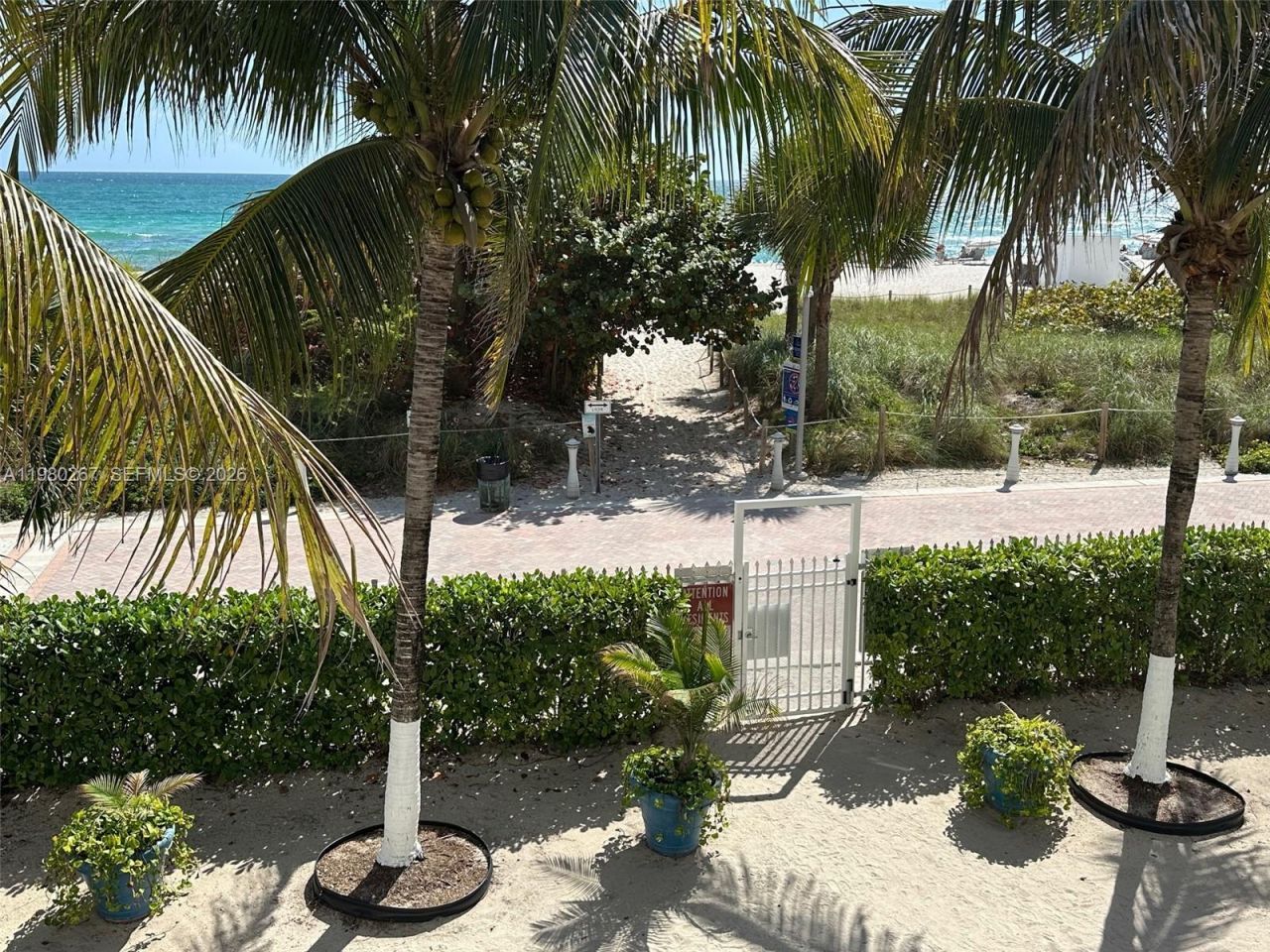 6039 Collins Ave , Unit 1136, Miami Beach, FL 33140 Photo