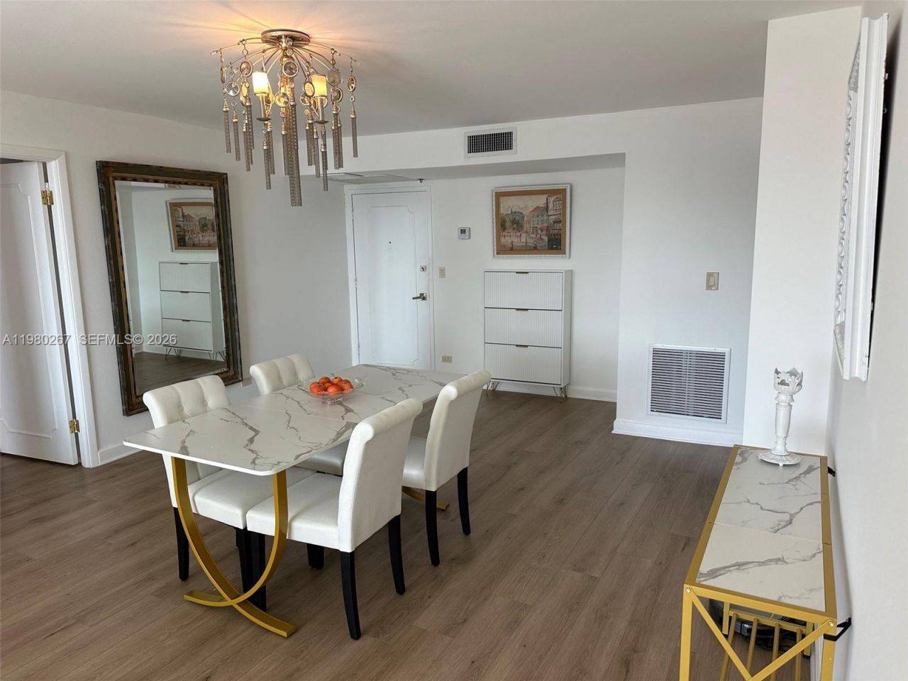 6039 Collins Ave, Unit 1136, Miami Beach, FL 33140 Photo