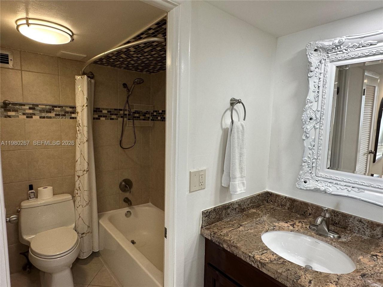 6039 Collins Ave, Unit 1136, Miami Beach, FL 33140 Photo