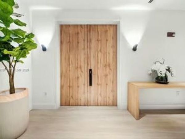 100 S Pointe Dr , Unit 1701, Miami Beach, FL 33139