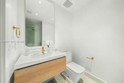 100 S Pointe Dr, Unit 1701, Miami Beach, FL 33139 Photo