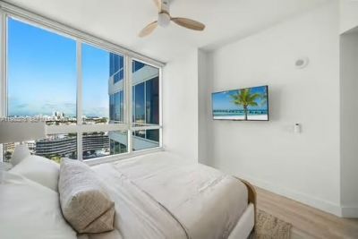 100 S Pointe Dr, Unit 1701, Miami Beach, FL 33139 Photo