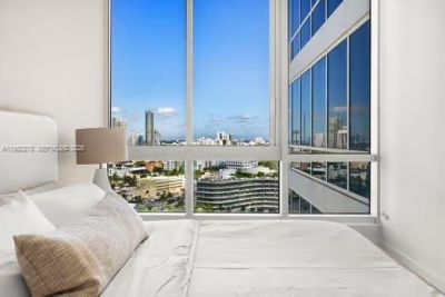 100 S Pointe Dr, Unit 1701, Miami Beach, FL 33139 Photo