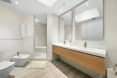100 S Pointe Dr, Unit 1701, Miami Beach, FL 33139 Photo