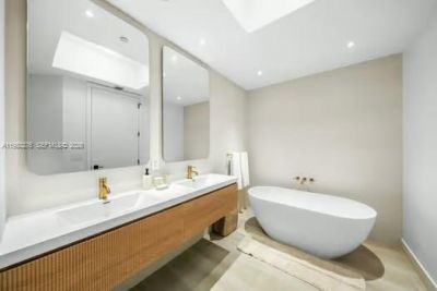 100 S Pointe Dr, Unit 1701, Miami Beach, FL 33139 Photo