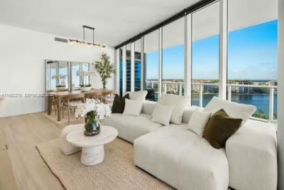100 S Pointe Dr, Unit 1701, Miami Beach, FL 33139 Photo