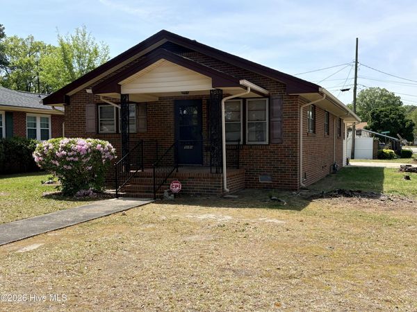 1300 Marlow Street E, Wilson, NC 27893