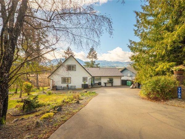 7703 Tozer Rd , Fanny Bay, BC V0R 1W0