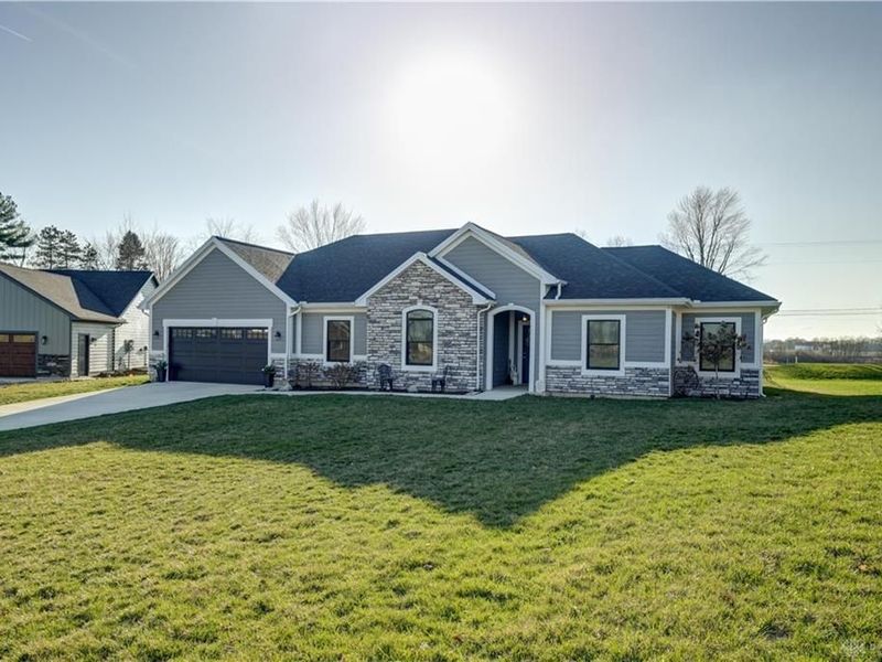 218 Westbury Drive, Greenville, OH 45331 Photo 2