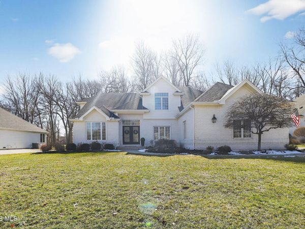 7811 Oak Leaf Court, Maumee, OH 43537