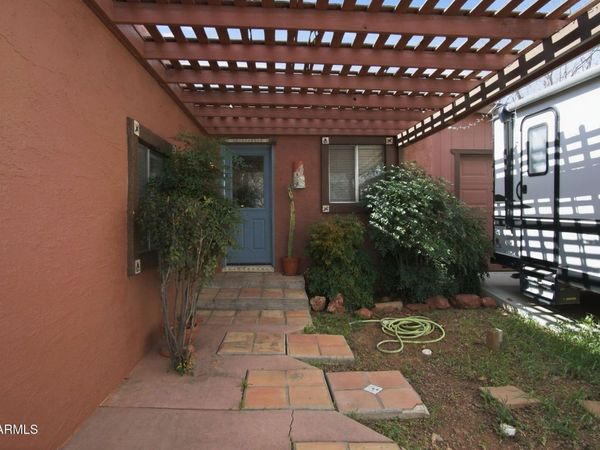 9840 S 8TH Street, Mayer, AZ 86333