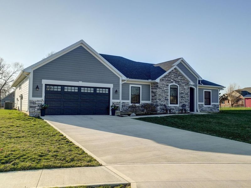 218 Westbury Drive, Greenville, OH 45331 Photo 3