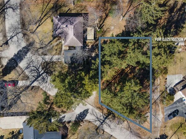 Indian Trail Boulevard, Traverse City, MI 49686