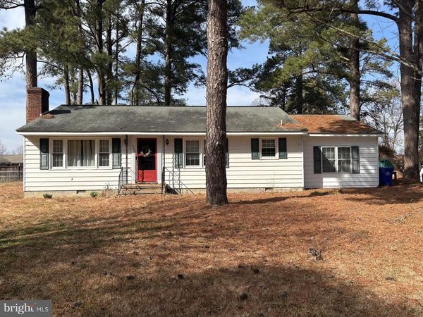 369 E BANBURY ROAD, TAPPAHANNOCK, VA 22560