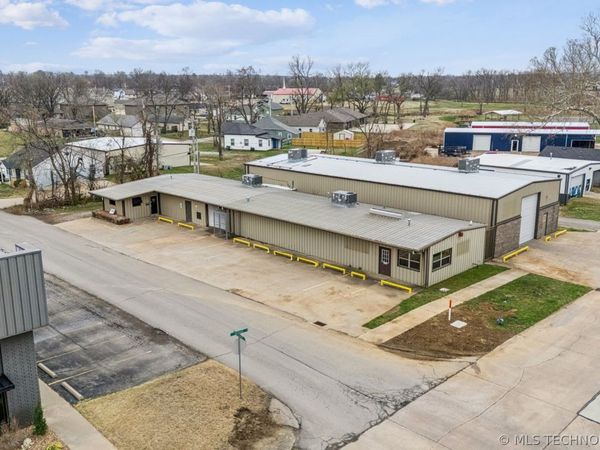 421 W Claremore Street , Claremore, OK 74017