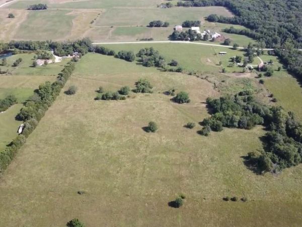 1447 & 1449 N 150 Road, Baldwin City, KS 66006