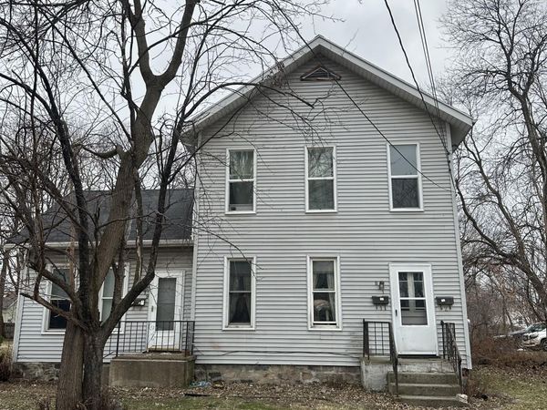 821 N Chestnut Street, Lansing, MI 48906