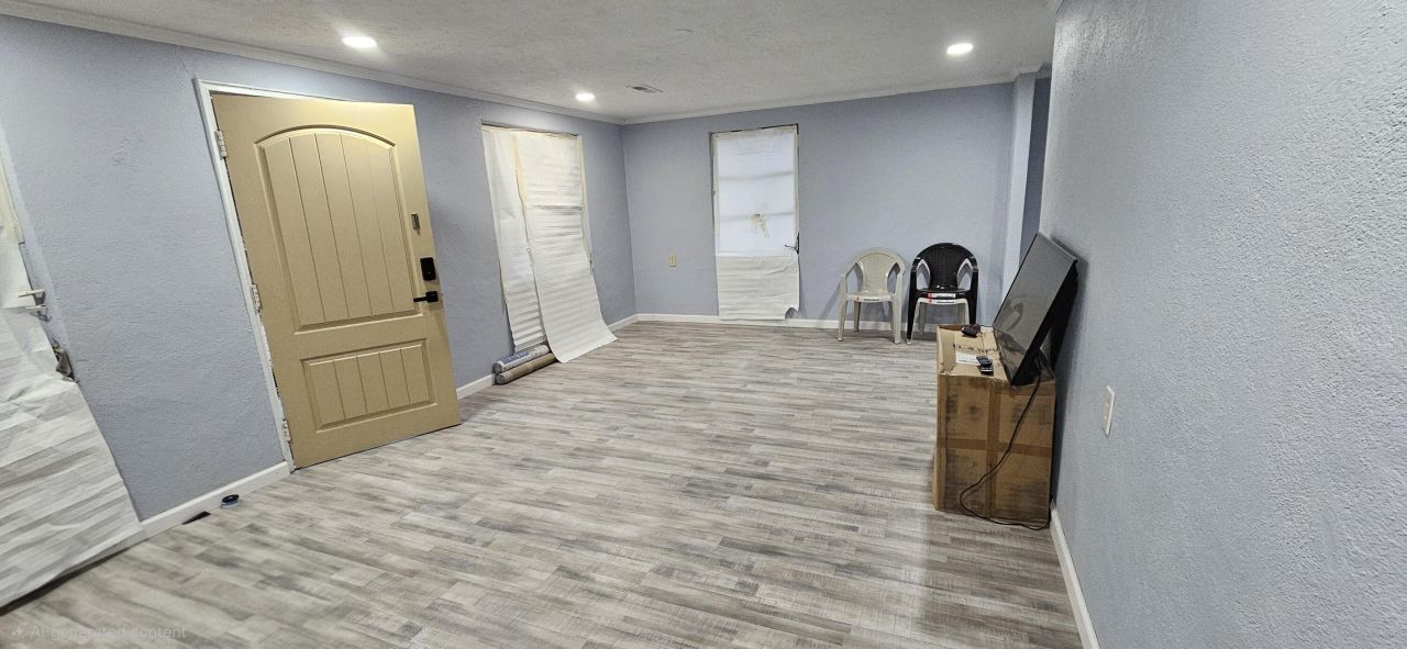 850 Hampton Street Photo 5