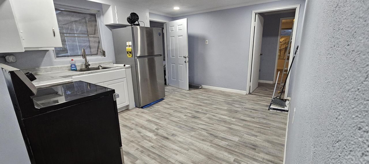 850 Hampton Street Photo 9