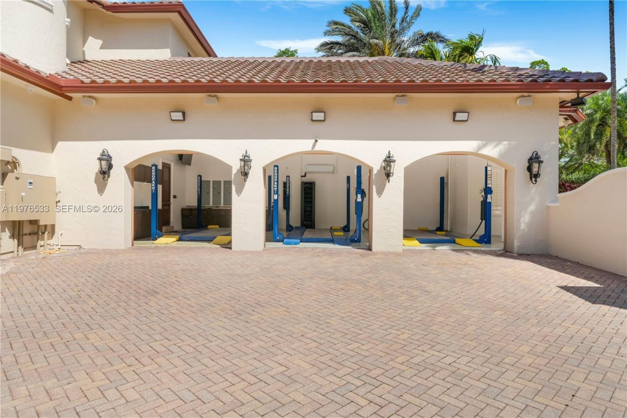 11400 SW 67th Ave, Pinecrest, FL 33156 Photo