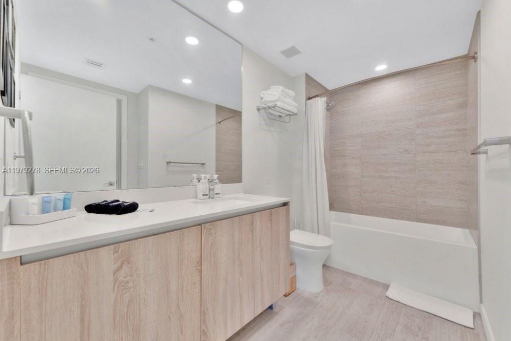 3900 Biscayne Blvd , Unit N-1101, Miami, FL 33137 Photo