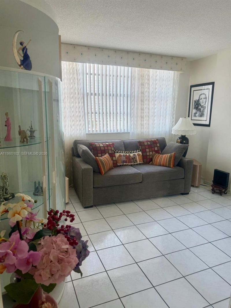 3113 S Ocean Dr , Unit 701, Hallandale Beach, FL 33009 Photo