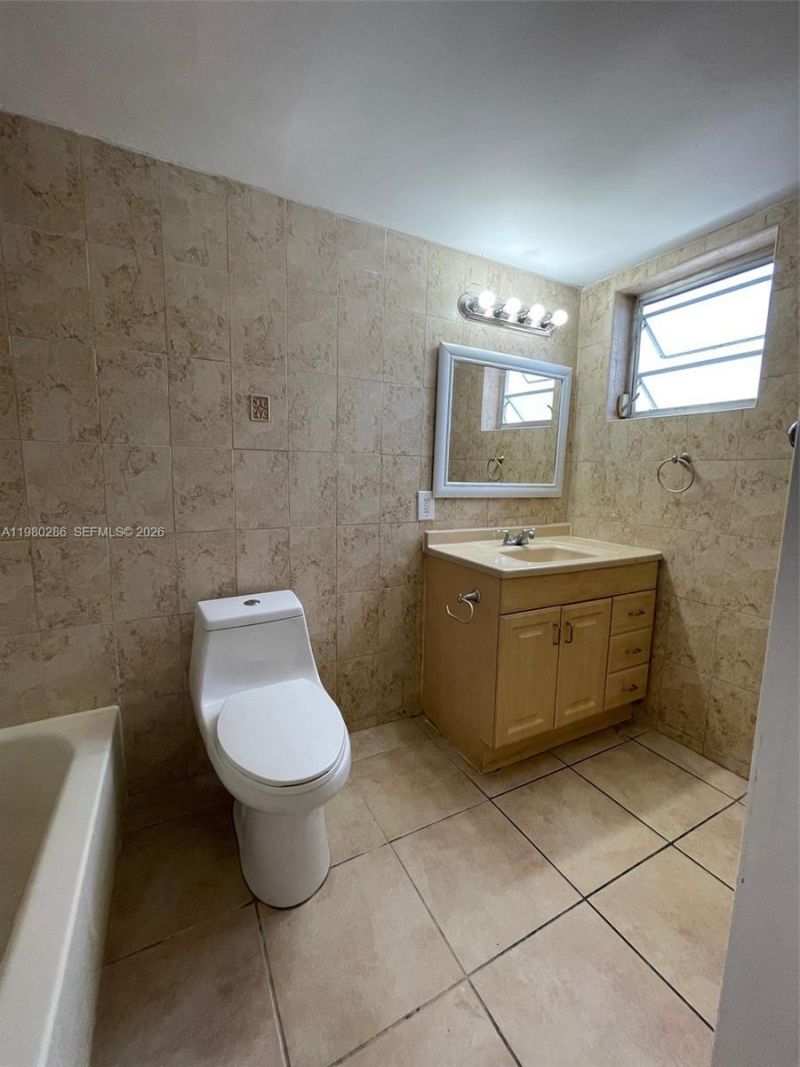 2500 SW 6th St, Unit 404, Miami, FL 33135 Photo