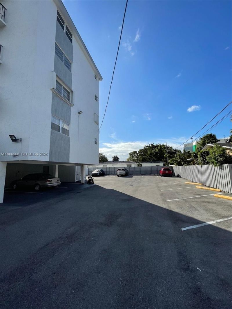 2500 SW 6th St, Unit 404, Miami, FL 33135 Photo
