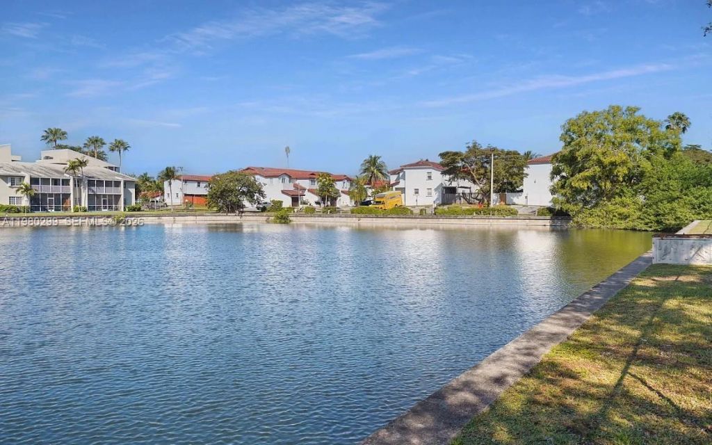 8260 SW 210th St , Unit 302, Cutler Bay, FL 33189 Photo