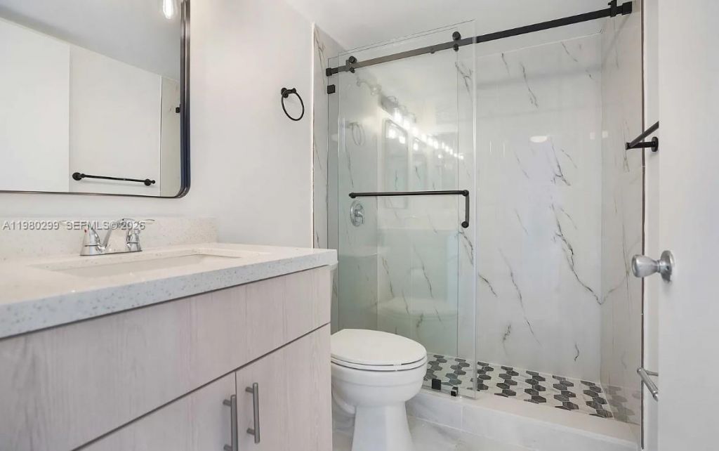 8260 SW 210th St , Unit 302, Cutler Bay, FL 33189 Photo