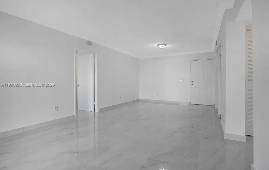 8260 SW 210th St , Unit 302, Cutler Bay, FL 33189 Photo